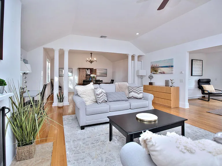 19 Bluewater Hl — Photo 22