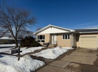 1003 Monroe St, Onalaska, WI 54650