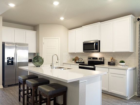 2nd image of 11507 Cottage Point