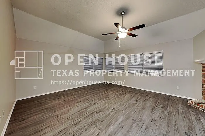 6704 Catalpa Trl — Photo 6