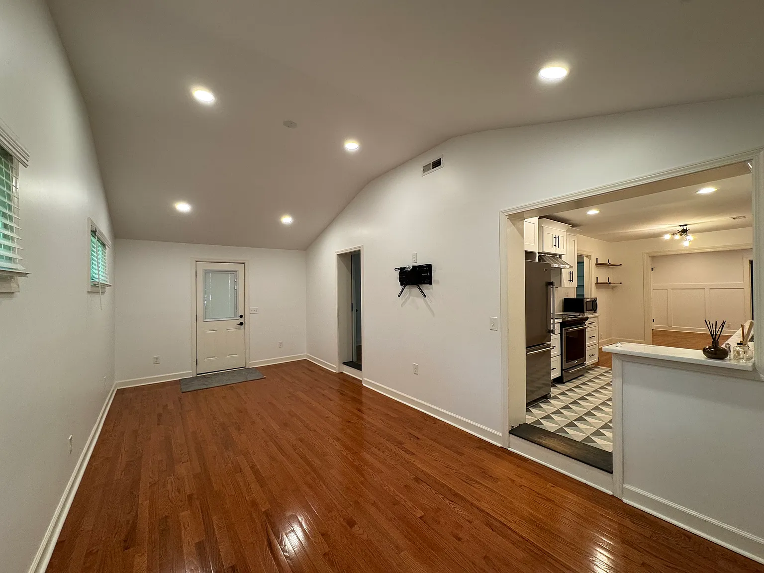 3 bed, 1515 sqft, $2,700 — Photo 2
