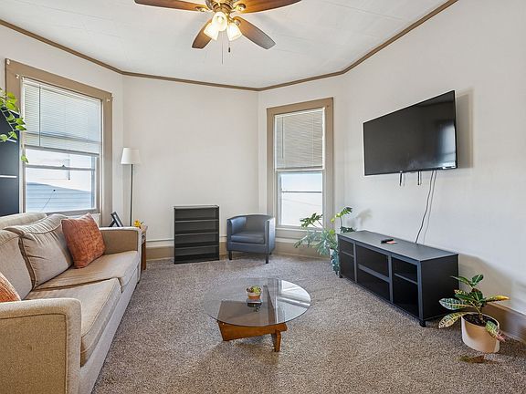 3rd image of 833 Park Ave #4
