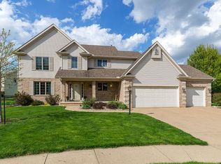 3060 Stillwater Ct, Bettendorf, IA 52722