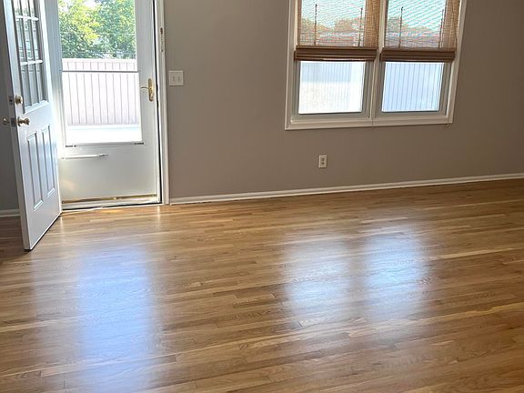 5th image of 2428 Bridge Ave #203