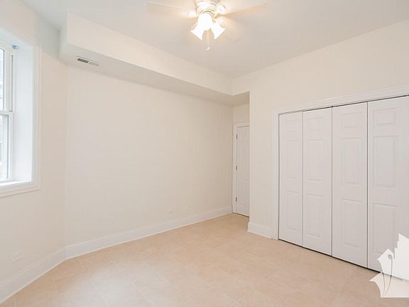 4th image of 6319 N Artesian Ave #1W5