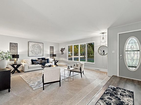 3rd image of 901 HARLYN AVENUE
