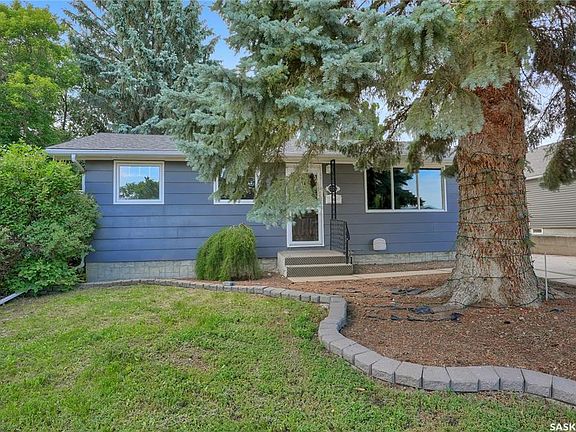 3rd image of 1228 Athabasca STREET W
