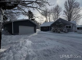 923 N Main St, Lanse, MI 49946