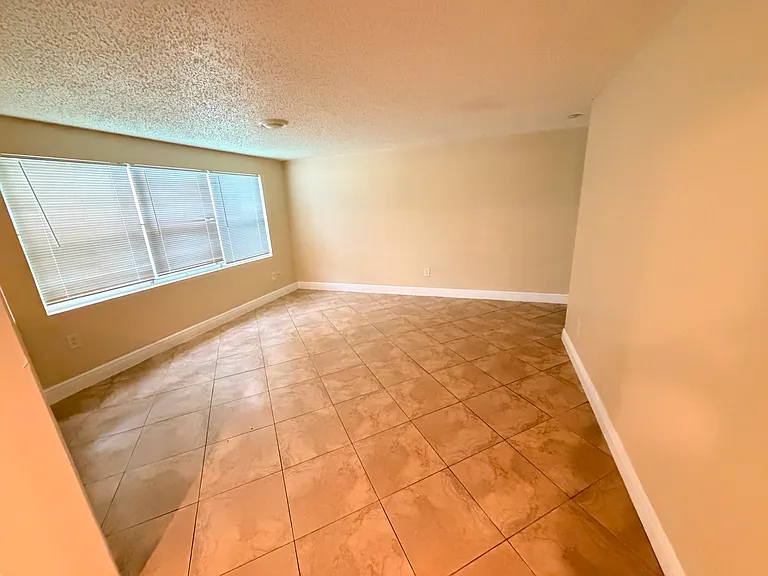 4720 Salem Dr — Photo 6