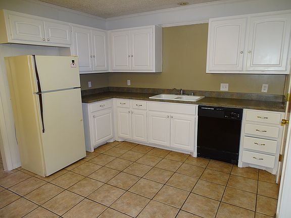 5th image of 4818 66th St Unit B