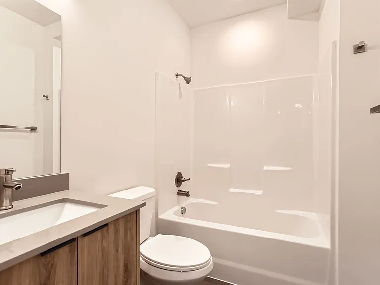 11 NE 55th Ave #306 — Photo 8