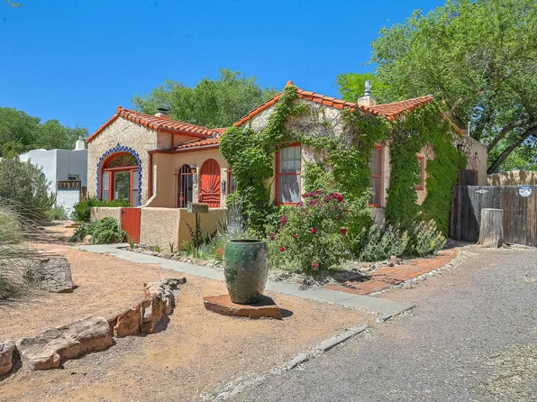 425 Amherst Dr NE, Albuquerque, NM 87106