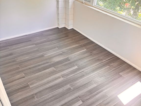 5th image of 9-50 College Pl Floor 2