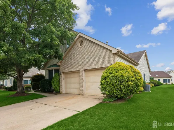 58 Westboro Ln, Monroe Township, NJ 08831
