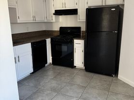 1129 Irving Ave, Glendale, CA