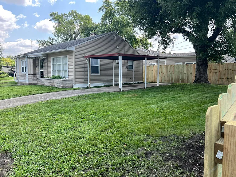 1442 E Lynn Dr — Photo 5