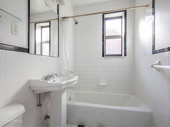5th image of 402 E 74th St APT 6D