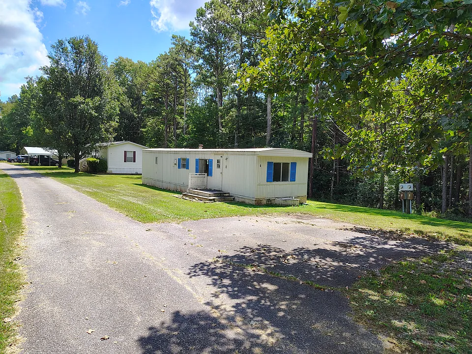 468 Center Rd SE #6
