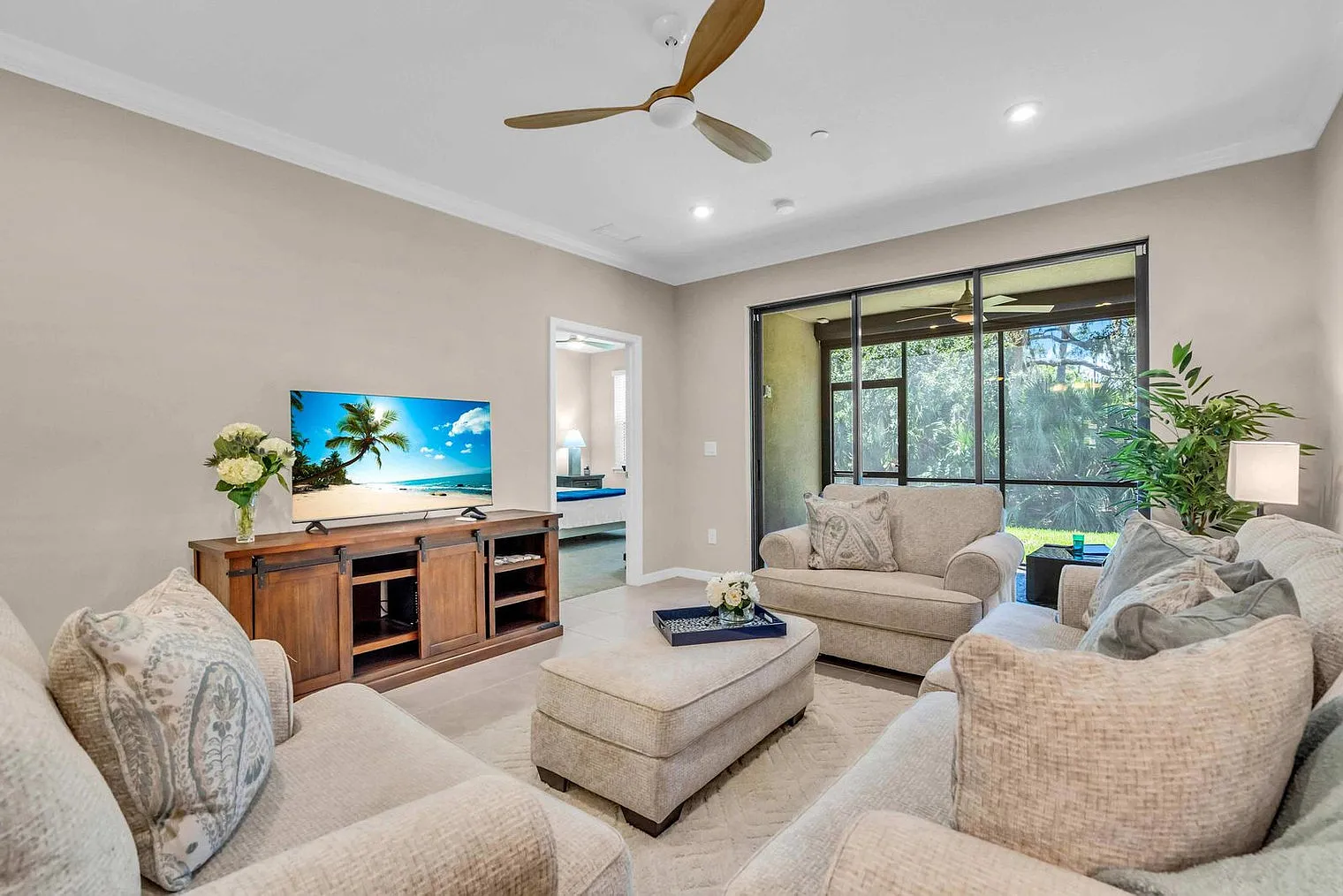 2 bed, 2.0 bath, 1097 sqft, $3,687 — Photo 4