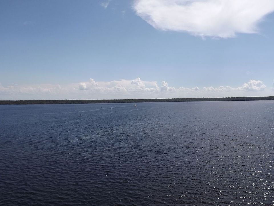 Access to the St. Johns River from Marina