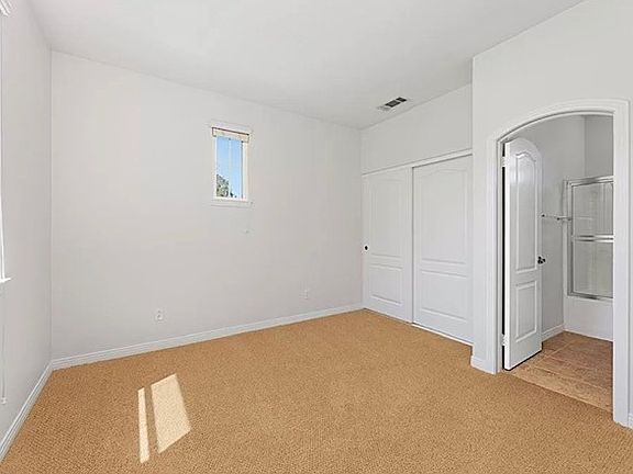 Picture does not reflect new carpets, which were installed 3/1/25.