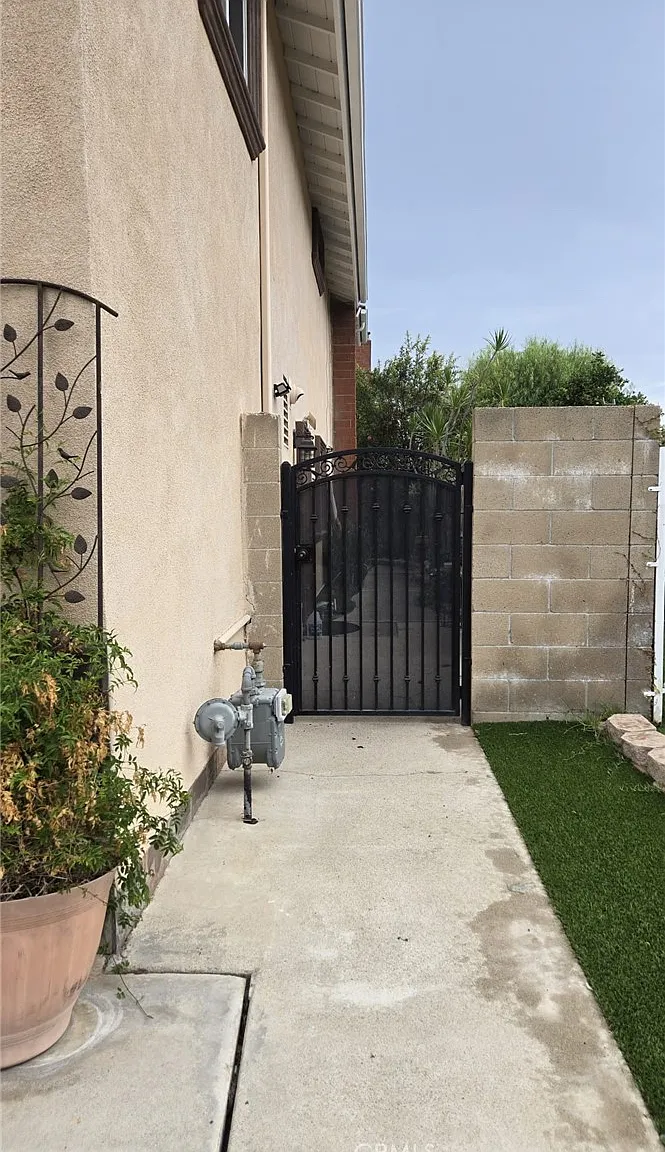 1 bed, 500 sqft, $2,500 — Photo 2
