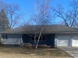 311 6th St SW, Wells, MN 56097