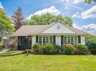 596 S Crest Rd, Chattanooga, TN 37404