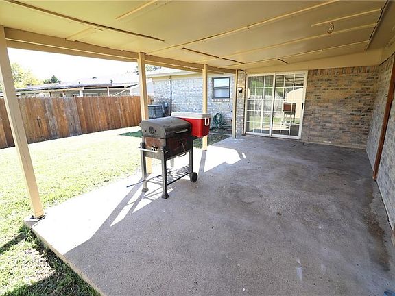 3rd image of 1517 Bitter Creek Dr