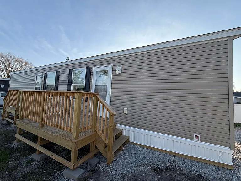 648 10th Ave W #A5 — Photo 6