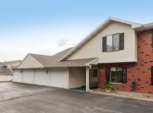 4501 Armar Dr SE, Cedar Rapids, IA 52403
