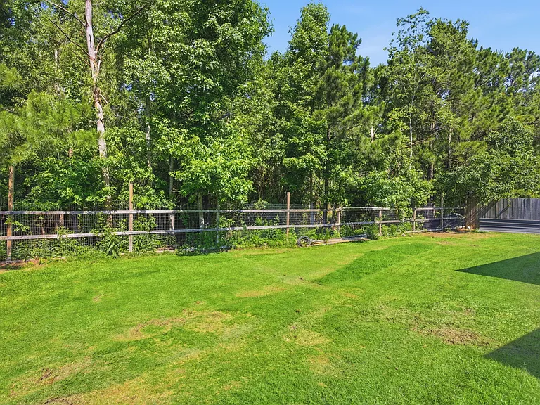 1115 Magdalena Dr — Photo 15