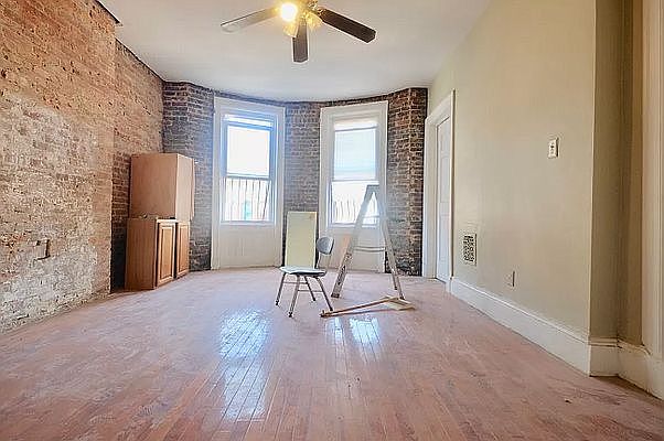 1st image of 294 Weirfield St #1