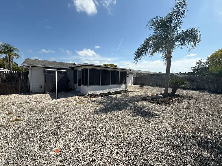 7726 Sue Ellen Dr — Photo 26