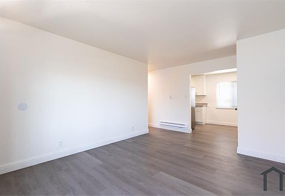 5th image of 2633 E 16th St APT 5