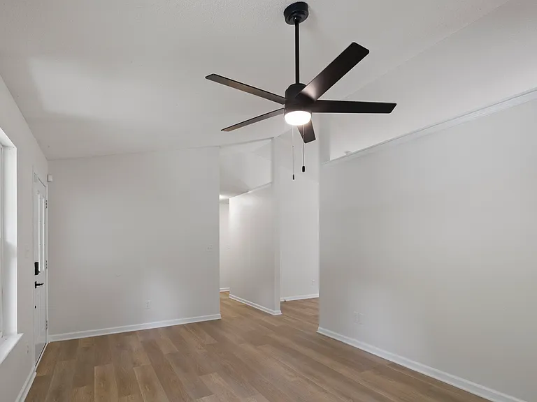 606 Gaslight Trl — Photo 13