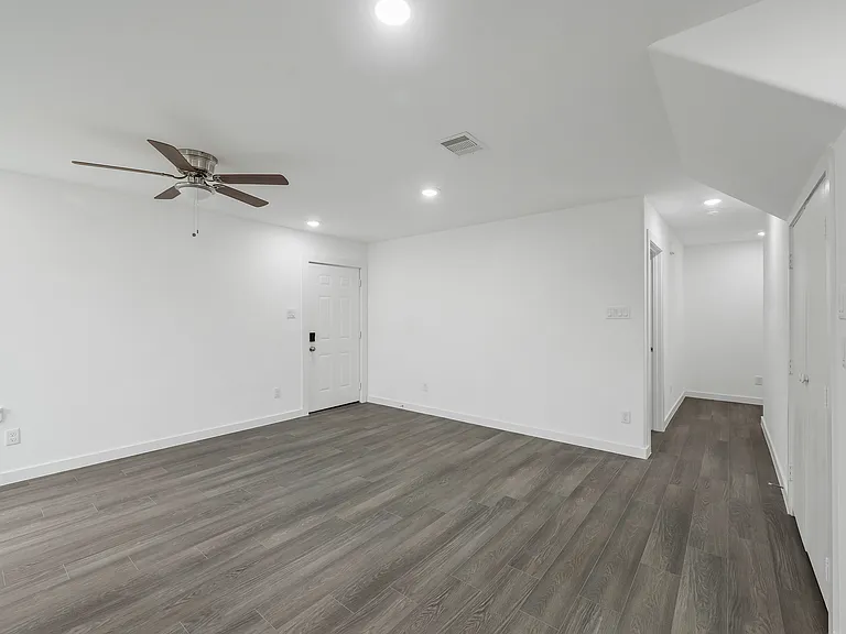 7413 Shotwell St #B — Photo 6