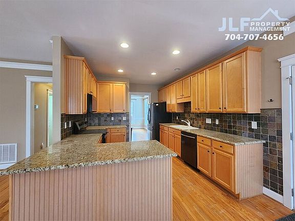 5th image of 7237 Atwater Ln