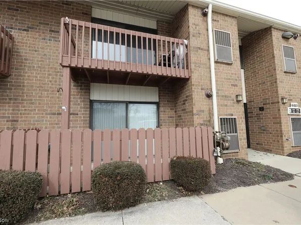 6415 Princeton Ct, Parma Heights, OH 44130