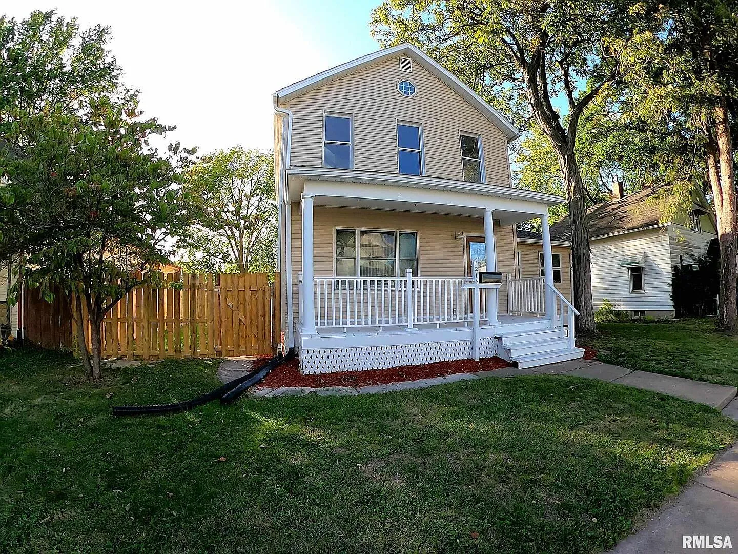 1214 37th St photo 1