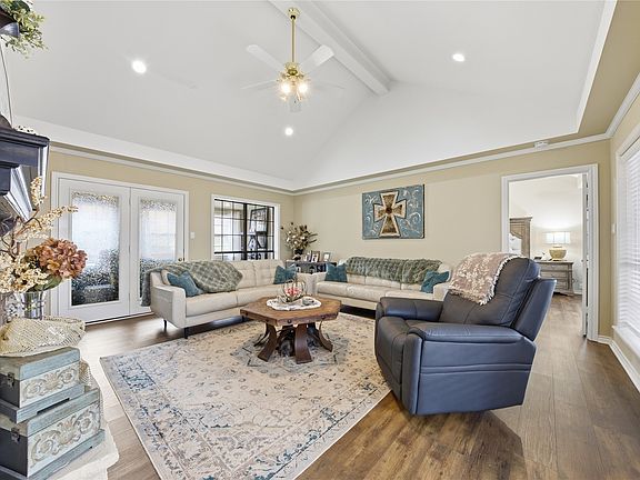 2nd image of 820 Torribrooke Ln