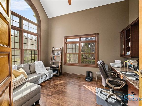 4th image of 30185 Hickory Hill Dr