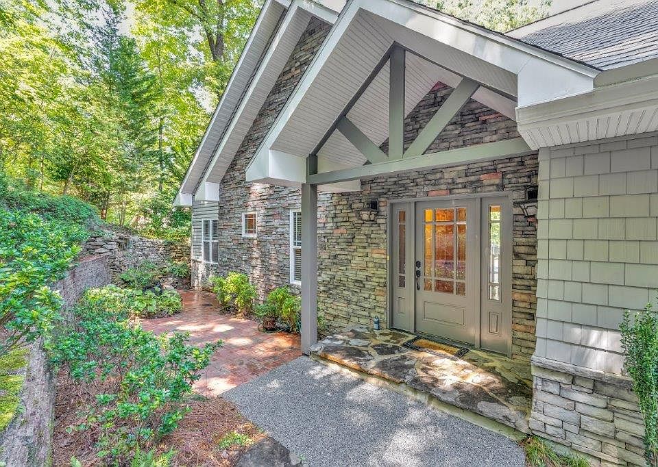 1st image of 30 Gulf Stream Ln