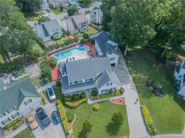 1208 Cambridge Ct, Chesapeake, VA 23320