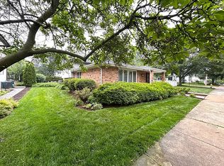 106 S Bruner St, Hinsdale, IL 60521