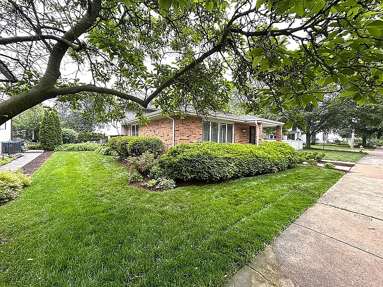 106 S Bruner St photo 1
