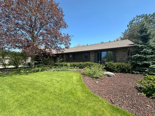 250 Manor COURT, Brookfield, WI 53005