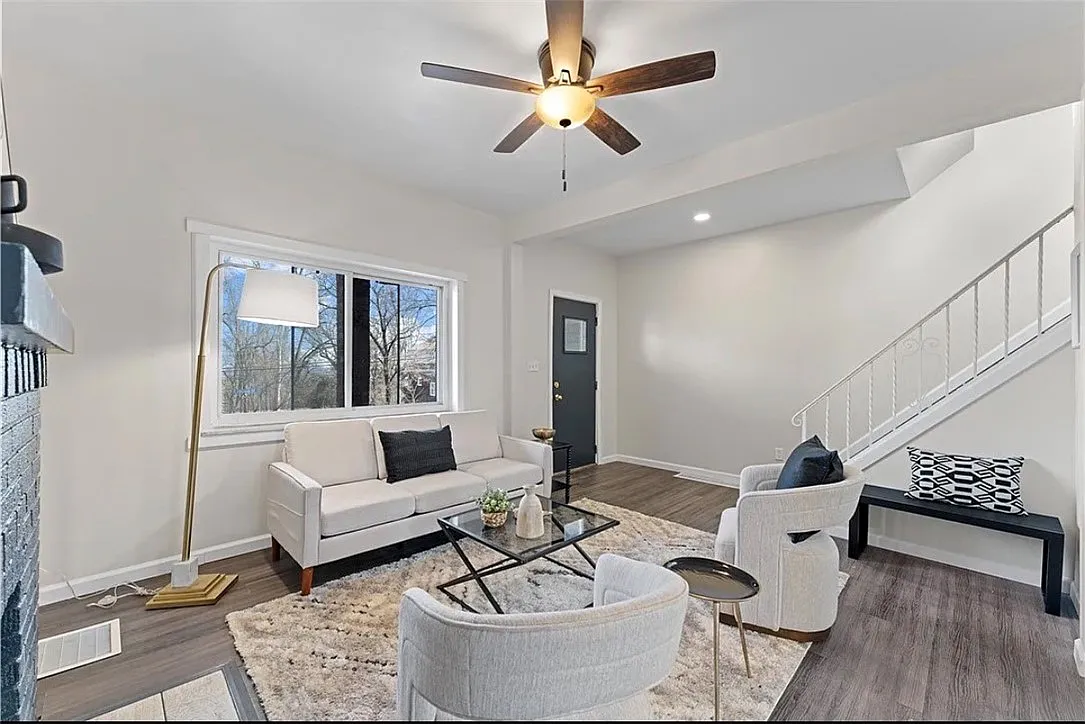 3 bed, 1.5 bath, 1080 sqft, $2,100 — Photo 4