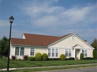 22 Coventry Cir, Belvidere, NJ 07823