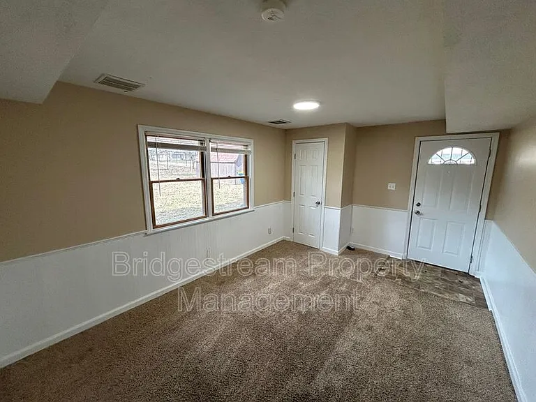 7541 Mintwood Ave — Photo 3
